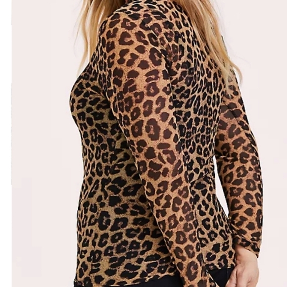 Torrid Leopard Print Long Sleeve Sheer Top Size 4 ~ NWT - Picture 2 of 8